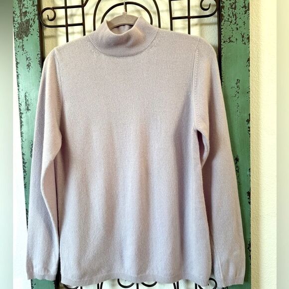 Neiman Marcus double cashmere in excellet condition. Size small amethyst color. - Picture 5 of 7